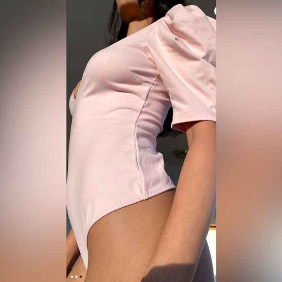 Free People Va Va Voop Duo Bodysuit Size S Soft Rose Puff Sleeve V-Neck Top - Picture 3 of 9